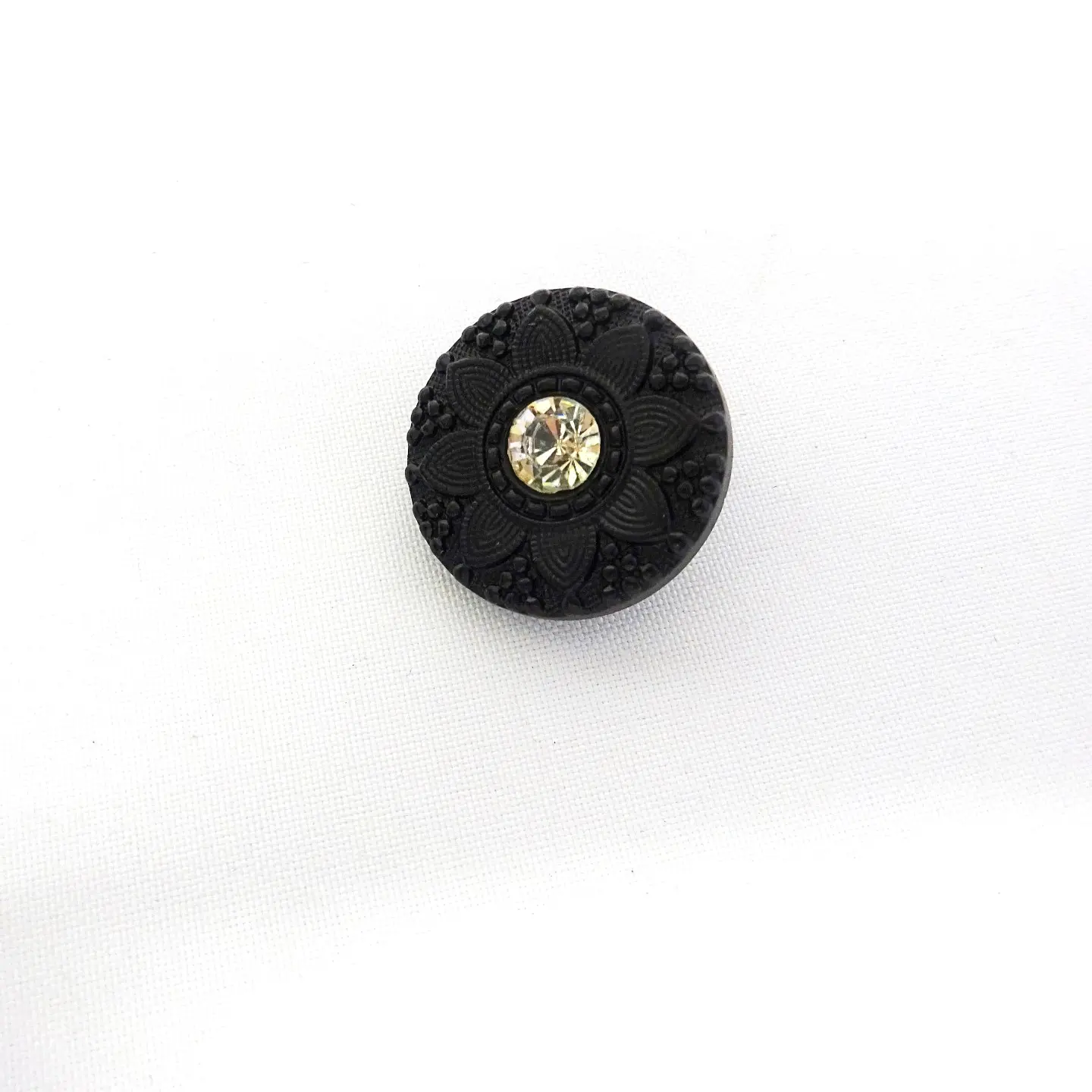 Buttons Shanked Diamante Centre Black