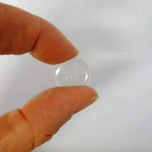 Buttons 18mm Clear 4 Hole Flat Code D237