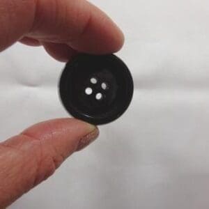 Buttons Chunky 4 Hole Black Code Nat 35mm