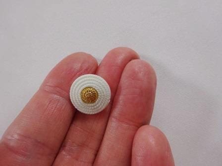 Buttons 15mm Small White With Gold Centre Code Jam - Image 2