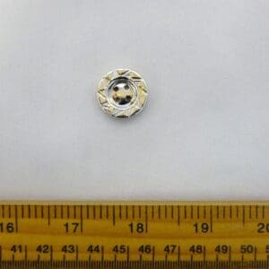 Round Silver 8339 Buttons size 34