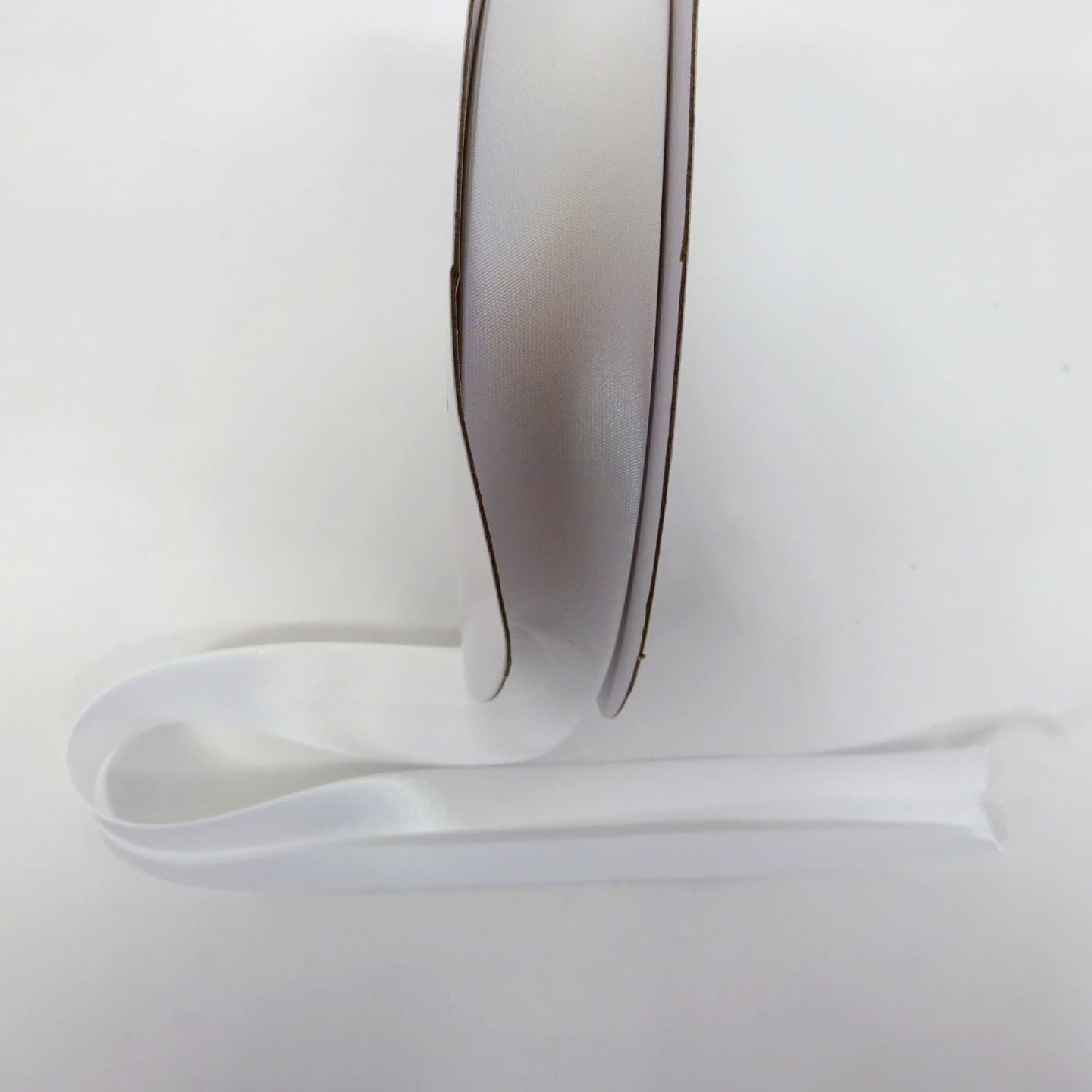 Satin Bias Binding Reels white