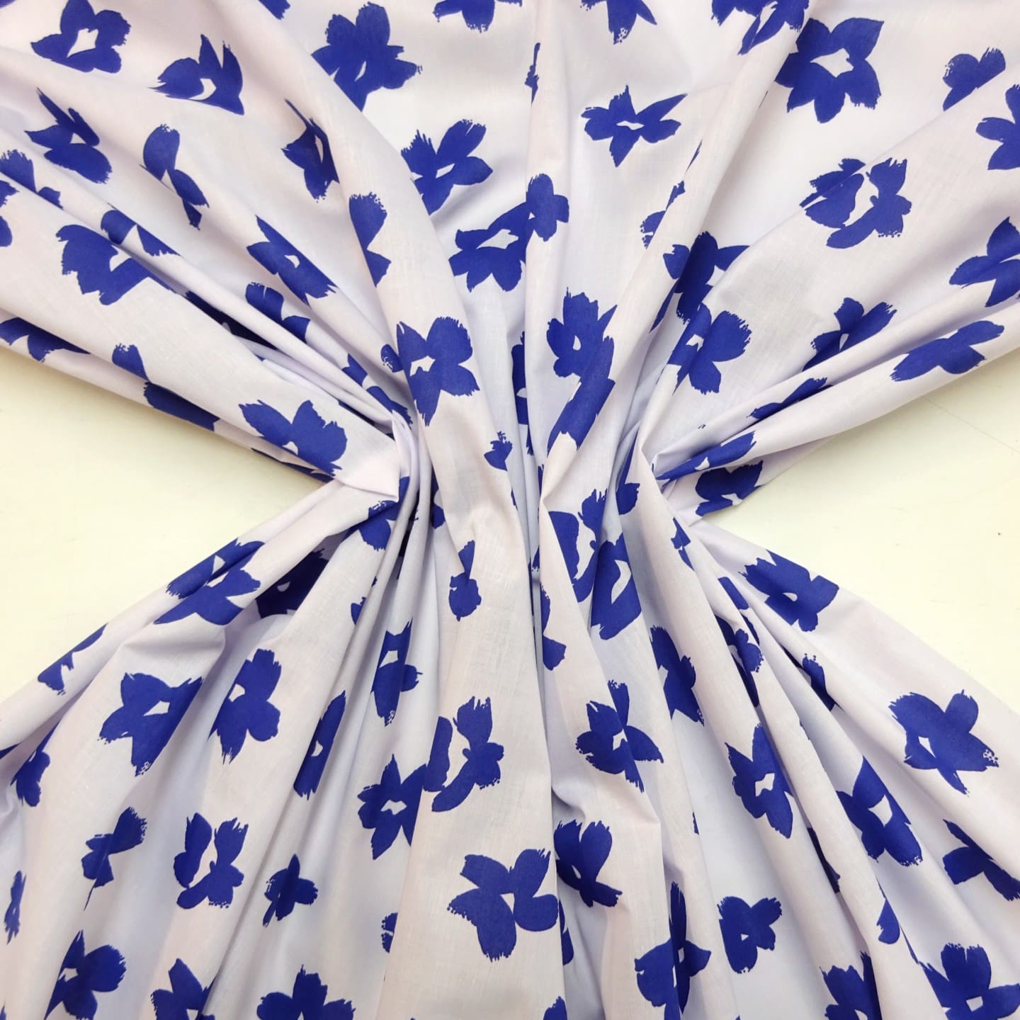 Polyester Cotton Fabric Forget Me Knot White Blue