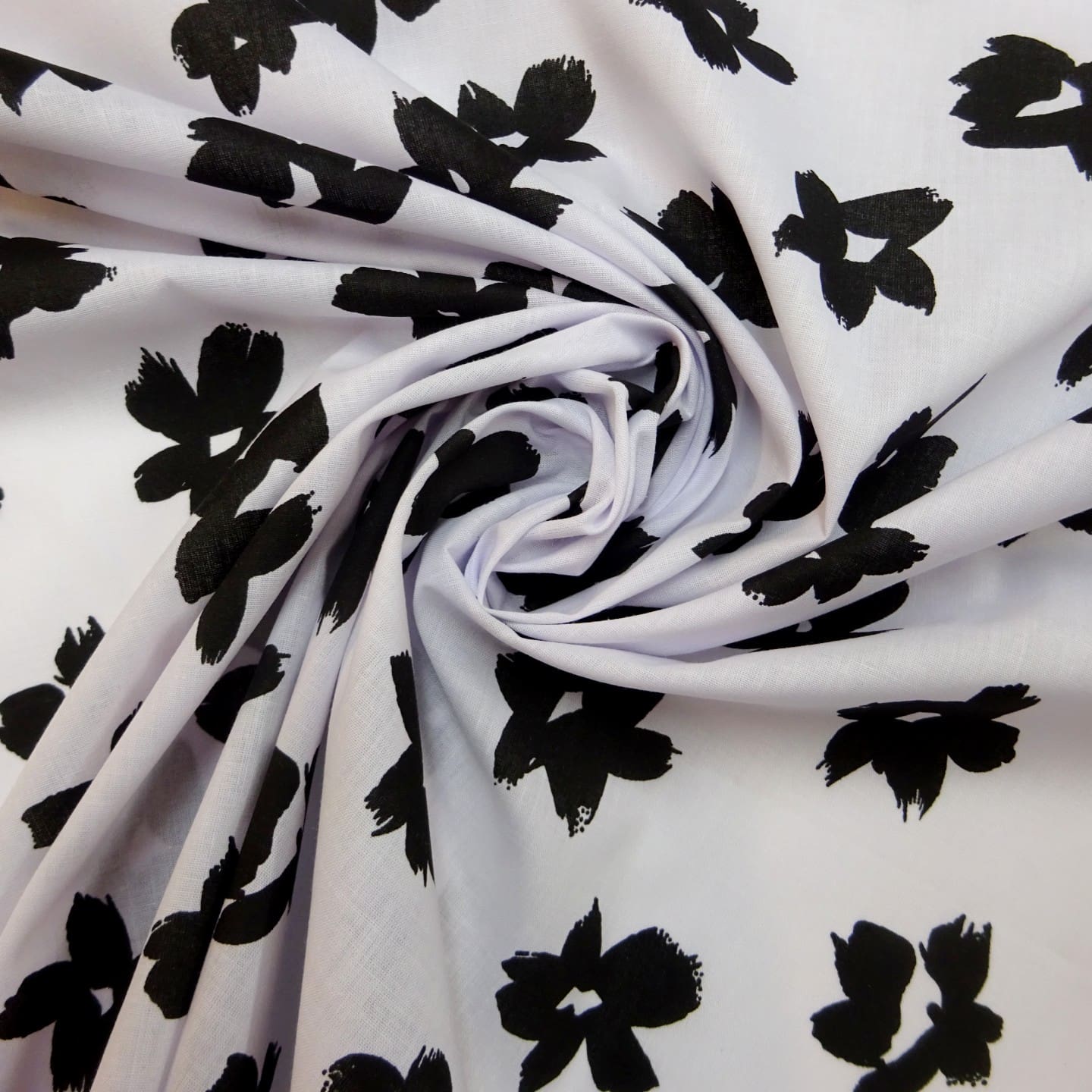 Polyester Cotton Fabric Forget Me Knot Black