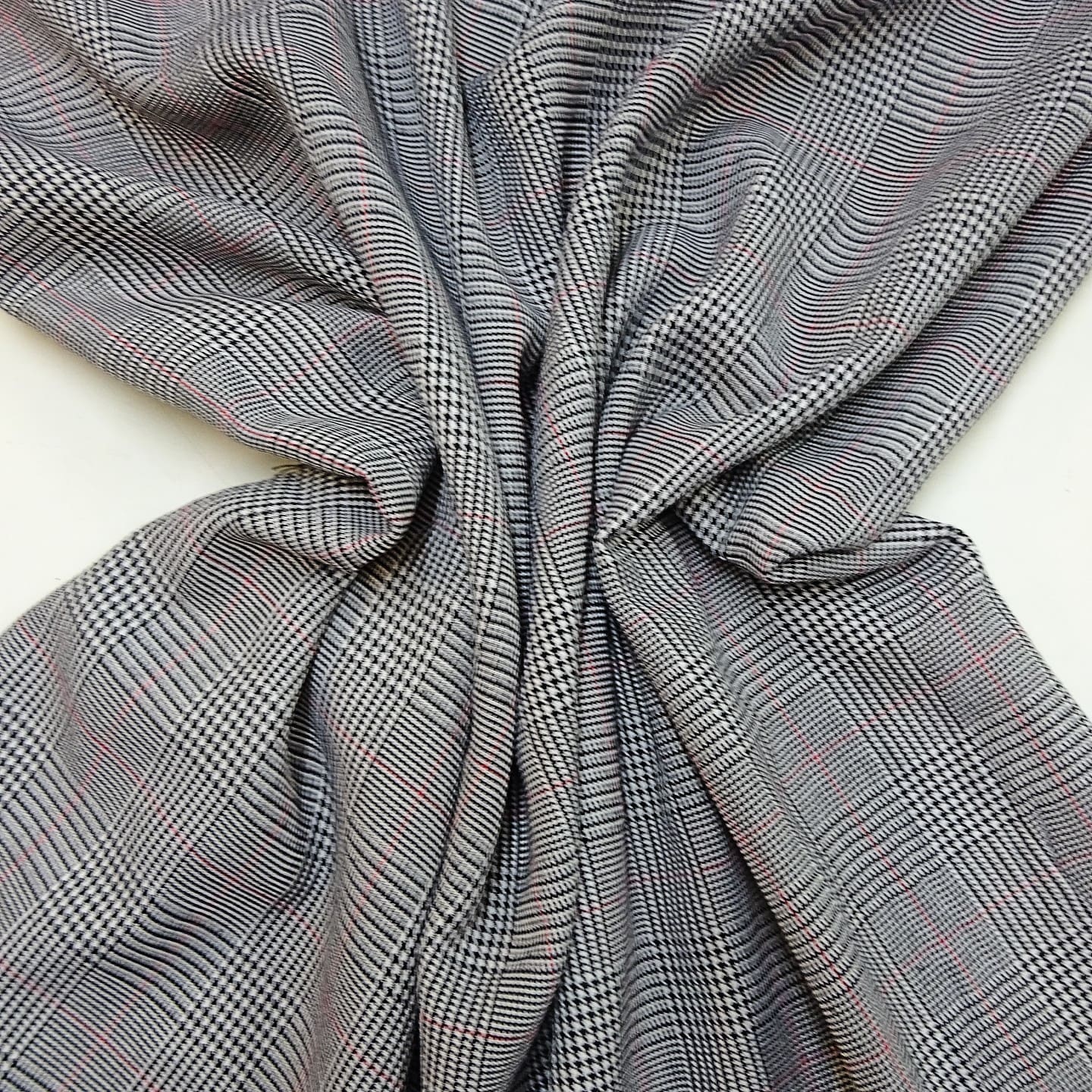 Suiting Fabric Prince Of Wales Thistle Prince Red